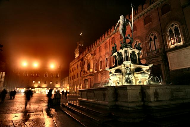 Chi contattare per viaggiare sicuri a Bologna: la guida definitiva